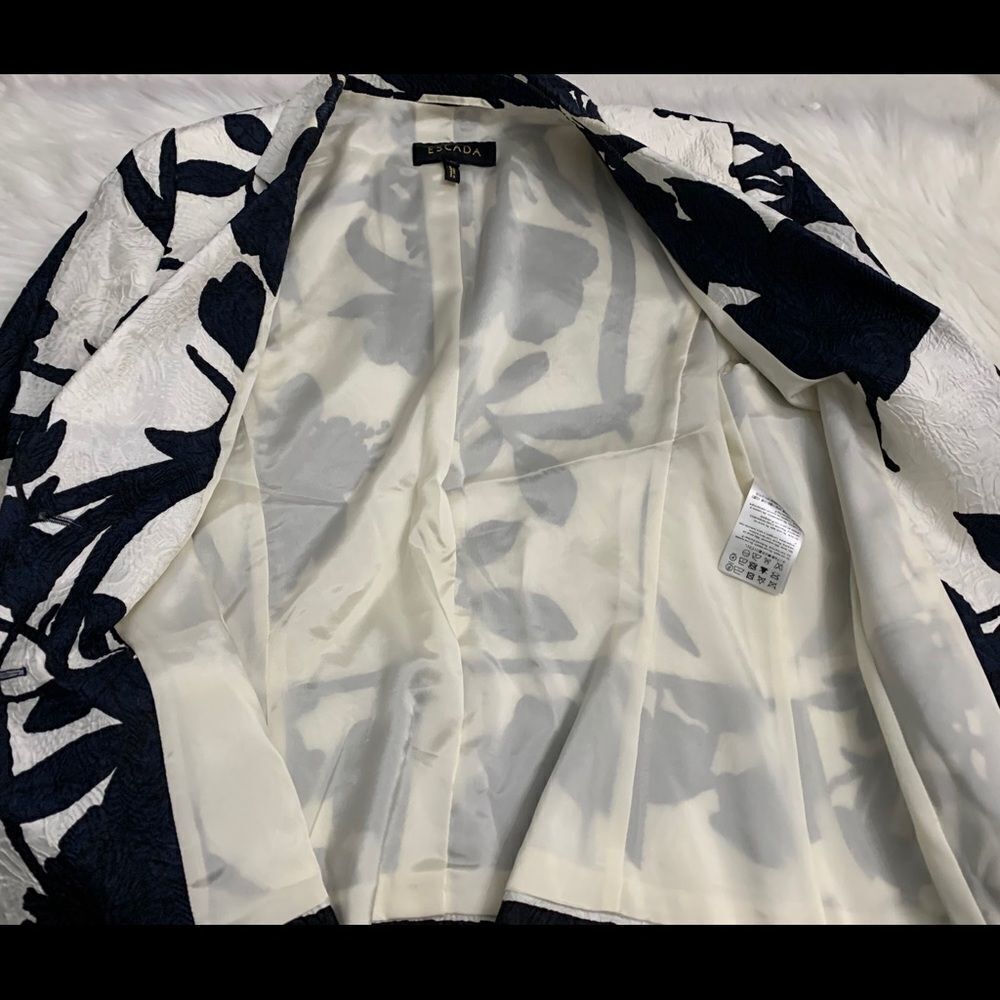 Beautiful Escada Jacket - Picture 4 of 4